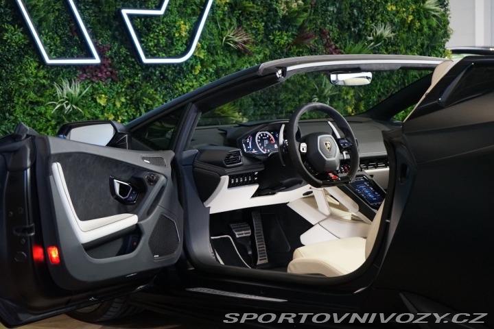 Lamborghini Huracán EVO SPYDER AWD*LIFT*ZÁRUK 2023