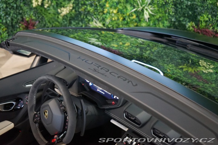 Lamborghini Huracán EVO SPYDER AWD*LIFT*ZÁRUK 2023