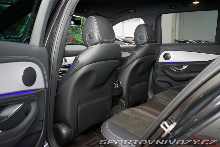 Mercedes-Benz E 220d*4M*AMG*LED*DISTRONIC 2020