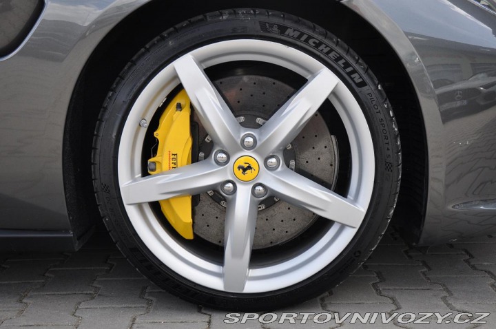 Ferrari GTC4Lusso V12 DCT P-DISPLAY LIFT 14 2018