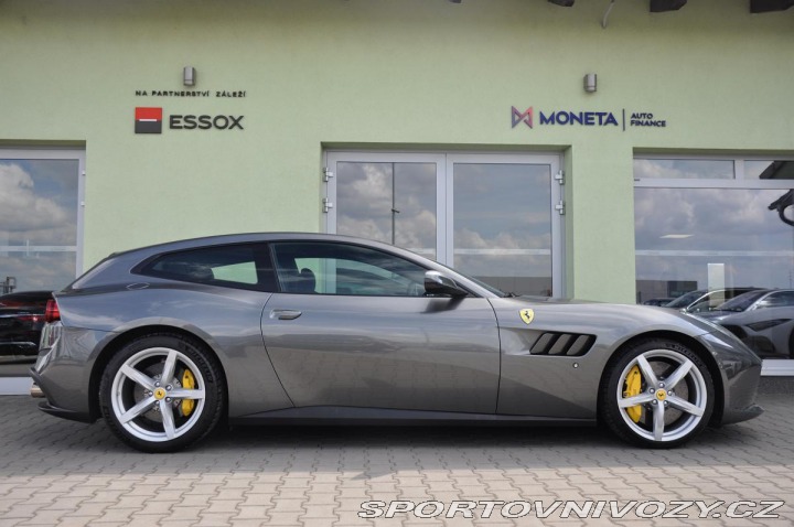Ferrari GTC4Lusso V12 DCT P-DISPLAY LIFT 14 2018