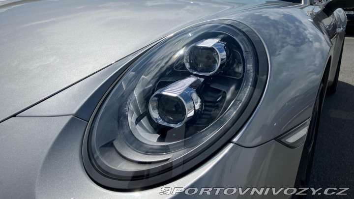 Porsche 911 Carrera Cabriolet 2017