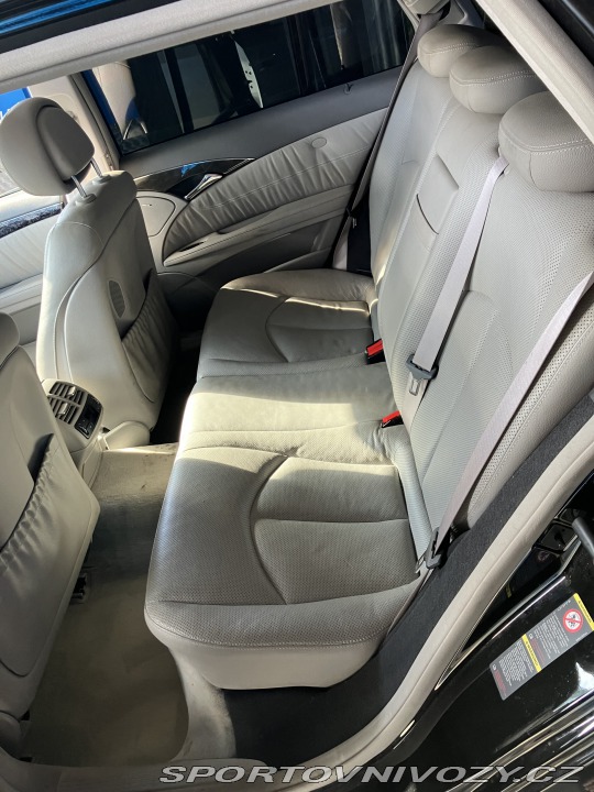 Mercedes-Benz E 2005