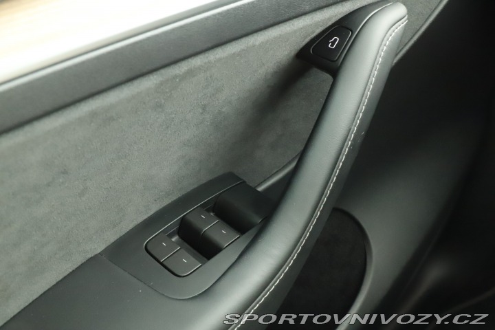 Tesla Model Y . RWD LFP 60kWh 2023