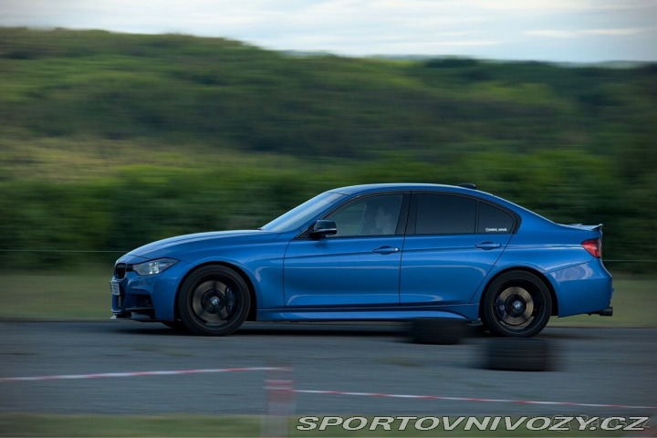 BMW 3 3,0 F30 330D - zadokolk 2013