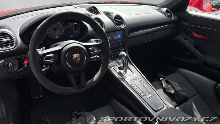 Porsche Cayman GT4 2023