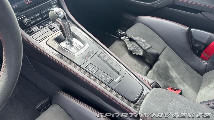 Porsche Cayman GT4 2023