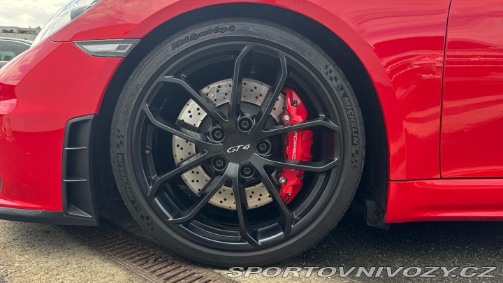 Porsche Cayman GT4 2023
