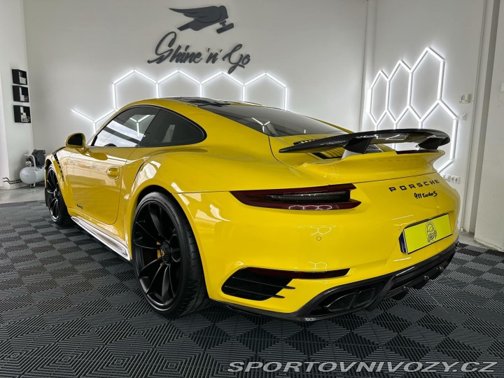 Porsche 911 Turbo s 2015