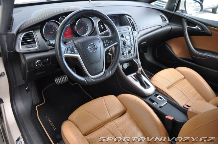 Opel Cascada 2,0CDTi AUTOMAT REZERVACE 2014