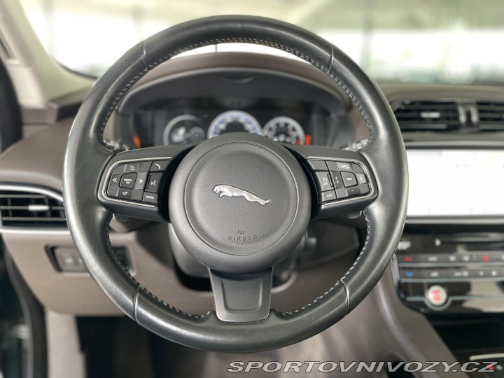 Jaguar F-Pace 35t AWD*250kW*360°Kamery* 2017