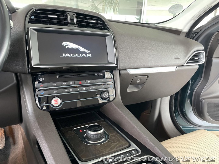 Jaguar F-Pace 35t AWD*250kW*REZERVACE 2017