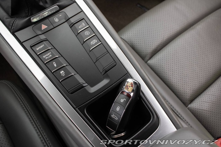Porsche Carrera GT S manual 2012