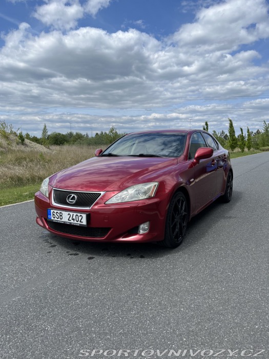Lexus IS 