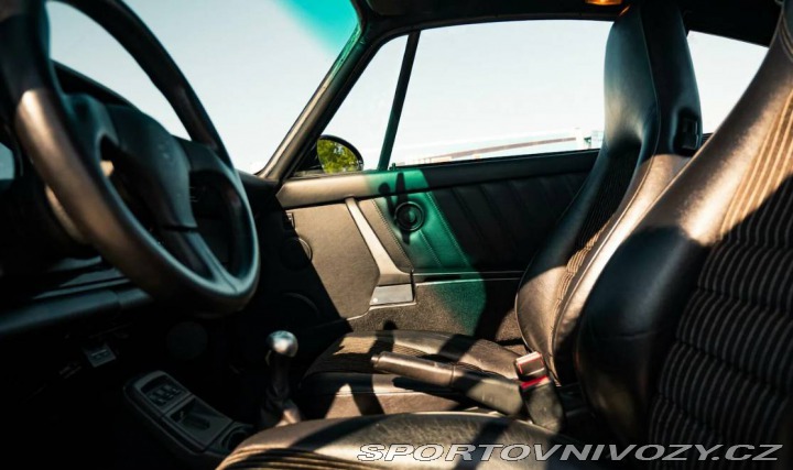 Porsche 911 964 Carrera 2 1990