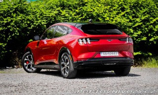 Ford Mustang Mach-E  273kw 2021