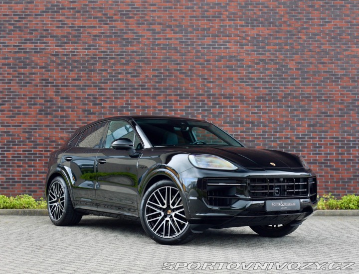 Porsche Cayenne Coupe E-Hybrid *Panoráma 2025