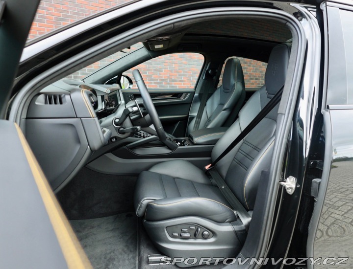 Porsche Cayenne Coupe E-Hybrid *Panoráma 2025