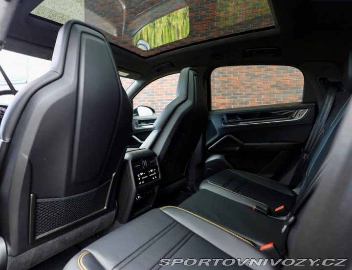 Porsche Cayenne Coupe E-Hybrid *Panoráma 2025