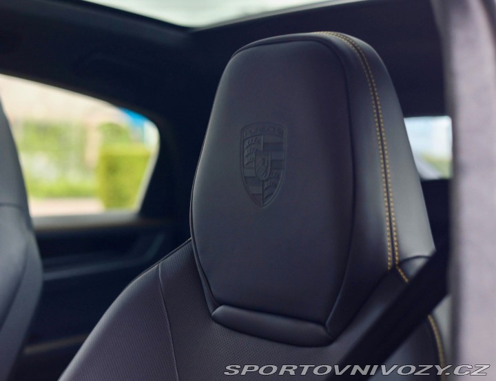 Porsche Cayenne Coupe E-Hybrid *Panoráma 2025