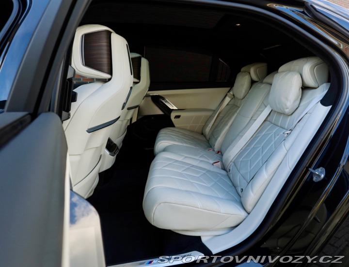 BMW 7 M760e xDrive *SkyLounge* 2023
