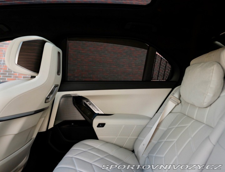 BMW 7 M760e xDrive *SkyLounge* 2023