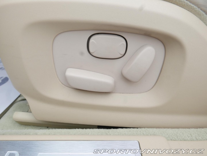 Jaguar XF 3,0D Premium Luxury REZER 2010