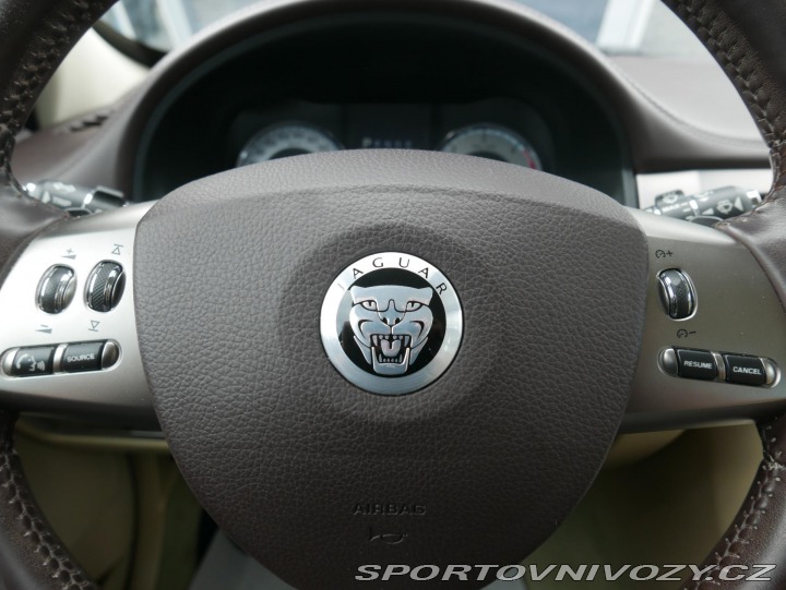 Jaguar XF 3,0D Premium Luxury REZER 2010
