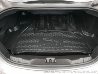 Jaguar XF 3,0D Premium Luxury REZER 2010