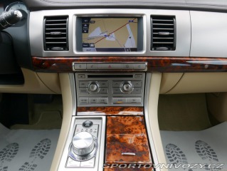 Jaguar XF 3,0D Premium Luxury REZER 2010