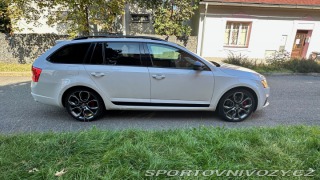 Škoda Octavia RS Combi 2.0 DSG 162 kW 2014