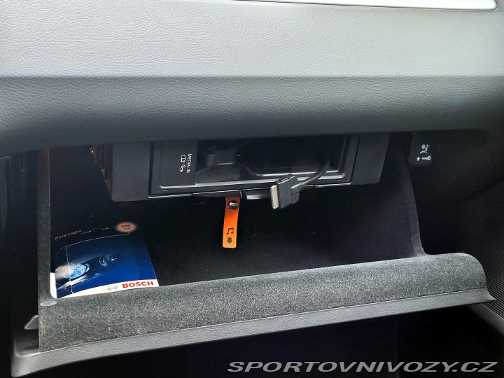 Volkswagen Passat CC 2,0TSi 155kW Sport,SERV.K 2011