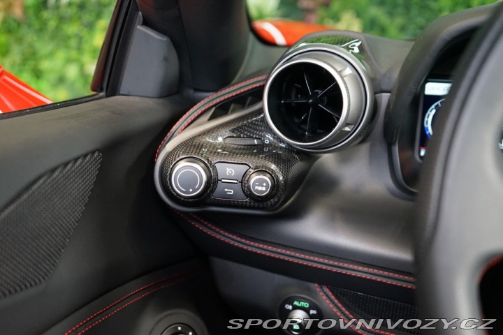 Ferrari F8 SPIDER*LIFT*CARBON*ZÁRUKA 2023