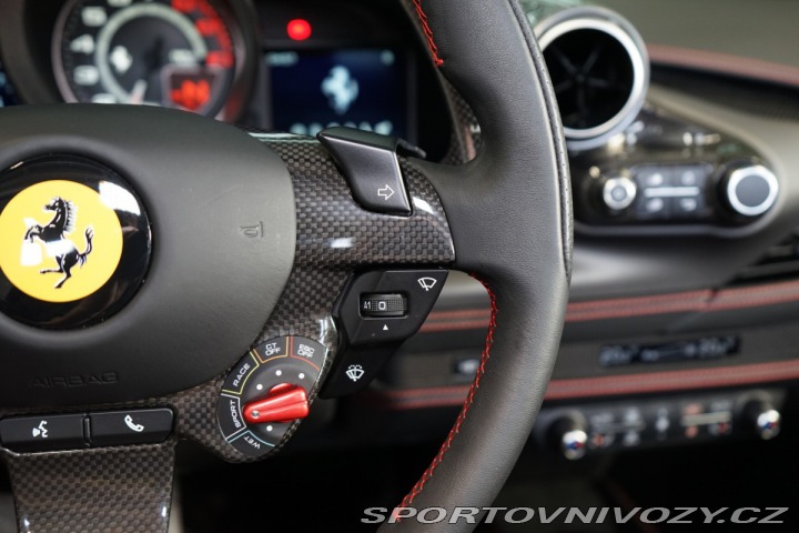 Ferrari F8 SPIDER*LIFT*CARBON*ZÁRUKA 2023
