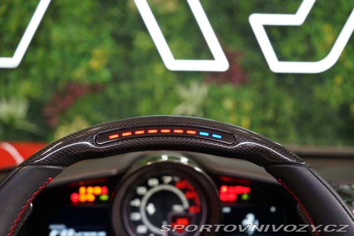 Ferrari F8 SPIDER*LIFT*CARBON*ZÁRUKA 2023