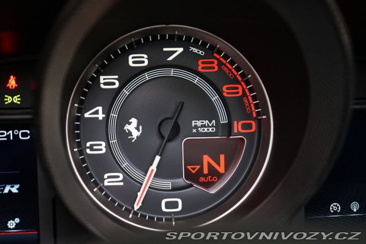 Ferrari F8 SPIDER*LIFT*CARBON*ZÁRUKA 2023
