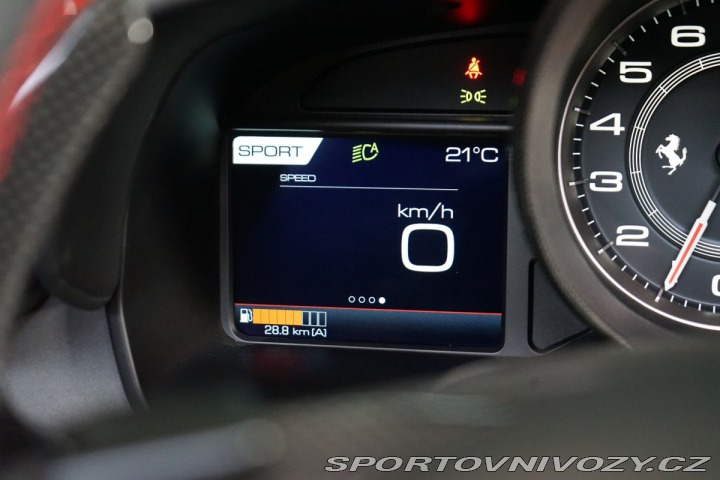 Ferrari F8 SPIDER*LIFT*CARBON*ZÁRUKA 2023