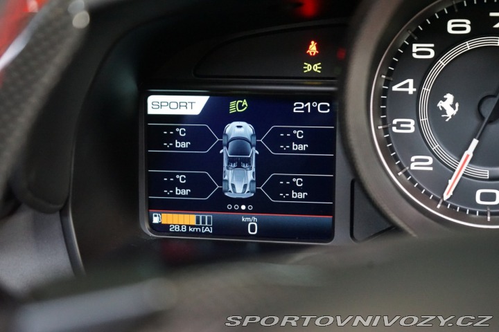 Ferrari F8 SPIDER*LIFT*CARBON*ZÁRUKA 2023