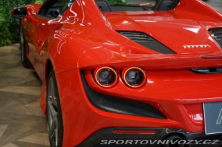 Ferrari F8 SPIDER*LIFT*CARBON*ZÁRUKA 2023