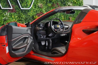 Ferrari F8 SPIDER*LIFT*CARBON*ZÁRUKA 2023