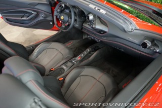 Ferrari F8 SPIDER*LIFT*CARBON*ZÁRUKA 2023