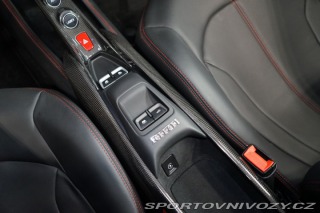 Ferrari F8 SPIDER*LIFT*CARBON*ZÁRUKA 2023