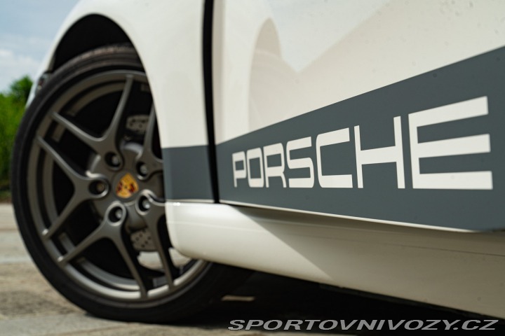 Porsche 911 997 (911) 3.6 CARRERA MK2 2009