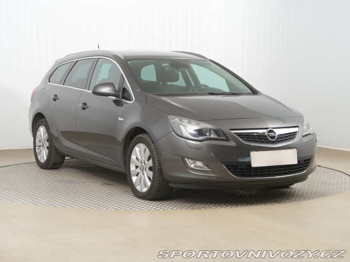 Opel Astra 1.6 T 2011