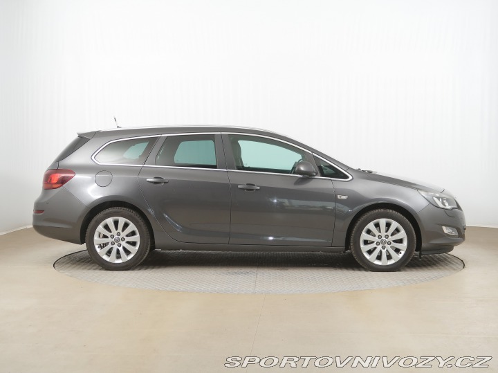 Opel Astra 1.6 T 2011