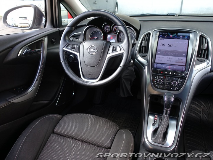 Opel Astra 1.6 T 2011