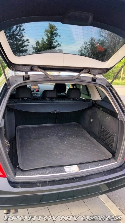 Mercedes-Benz C 200 rok 2011 nafta 2011