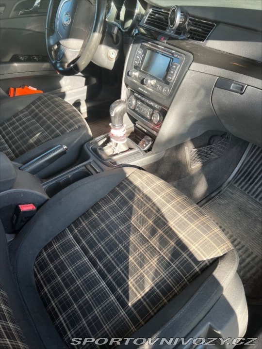 Škoda Superb 2,0 2012