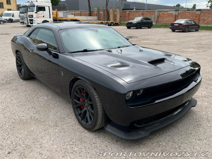 Dodge Challenger SRT Hellcat NEHAVAROVÁNÝ 2016