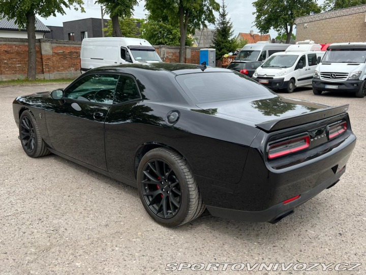 Dodge Challenger SRT Hellcat NEHAVAROVÁNÝ 2016